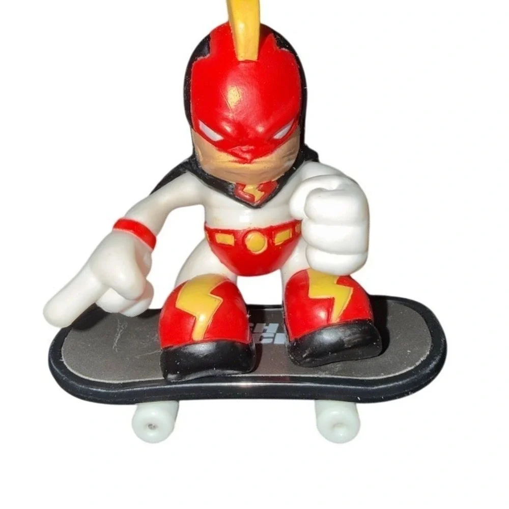 Tech Deck Dudes Super Finger Hero Action Figure w Fingerboard Skateboard vintage